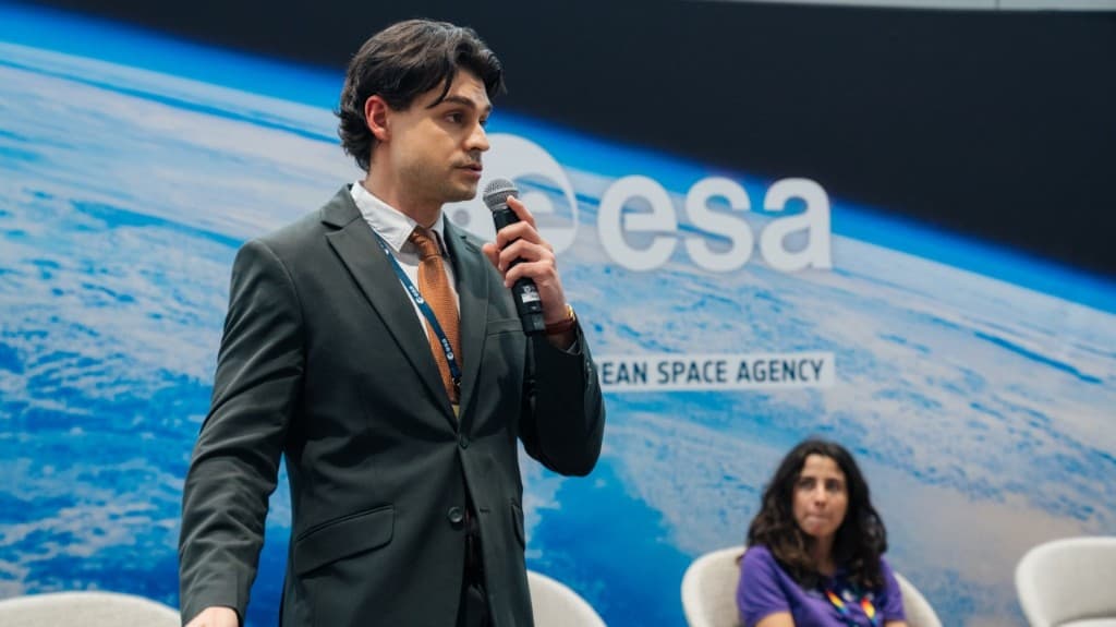PERSEI Space Receives the ESA FIRST! Sustainability Award at ESA Headquarters in Paris
